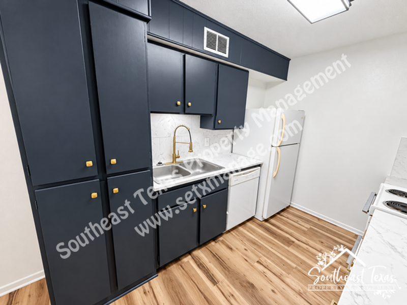 801 W Gibson St #214 - Photo 4 of 16
