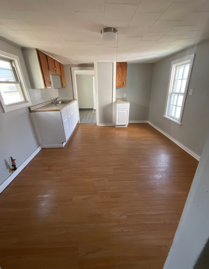 368 Dearborn St - Photo 4 of 11