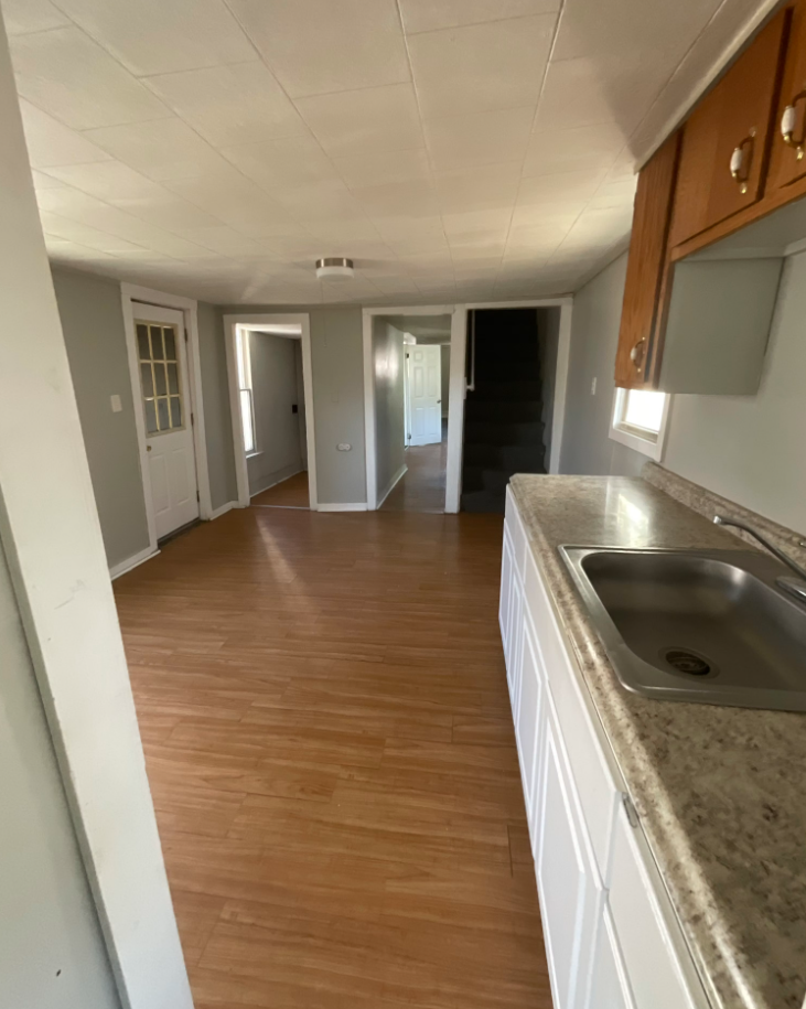 368 Dearborn St - Photo 5 of 11
