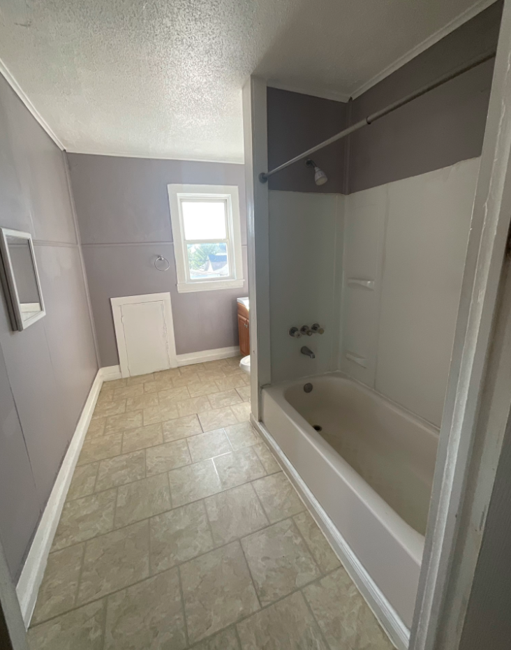 368 Dearborn St - Photo 7 of 11