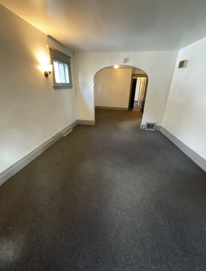 61 Ivanhoe Rd - Photo 2 of 12
