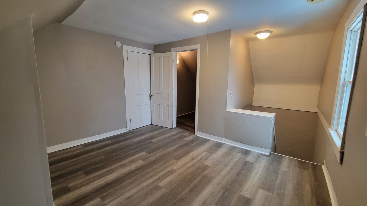 134 Condon Ave - Photo 4 of 10