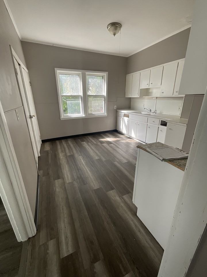 134 Condon Ave - Photo 6 of 10