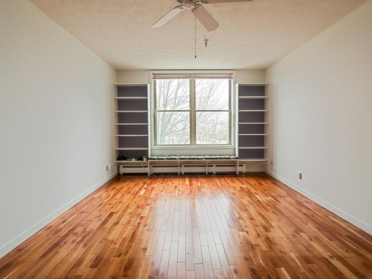 216 Lake St - Photo 7 of 18