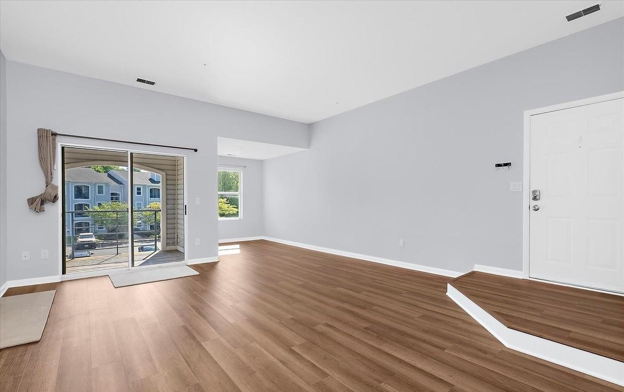 40 Greystone Ct - Photo 2 of 35