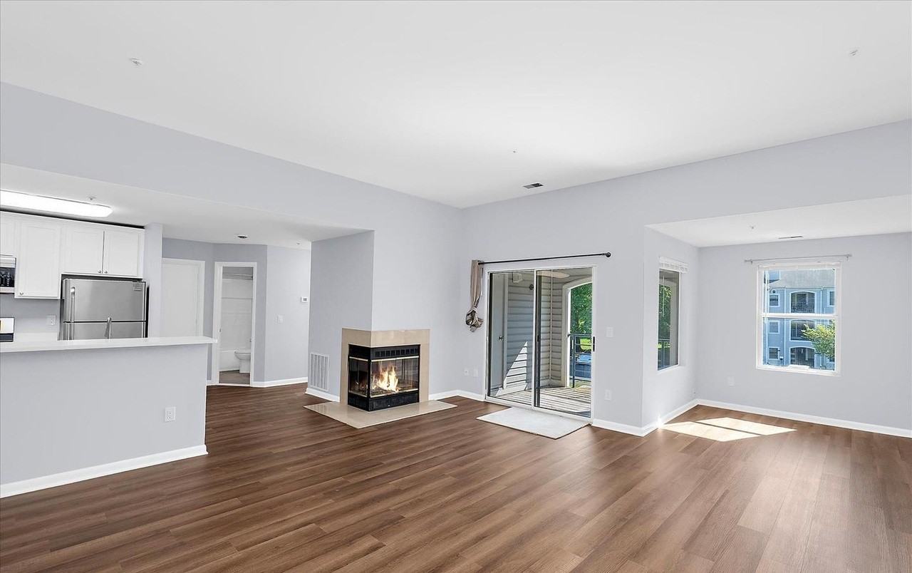 40 Greystone Ct - Photo 3 of 35