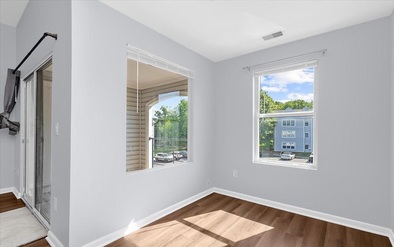 40 Greystone Ct - Photo 4 of 35