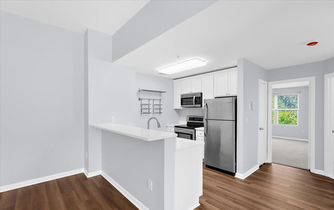 40 Greystone Ct - Photo 7 of 35