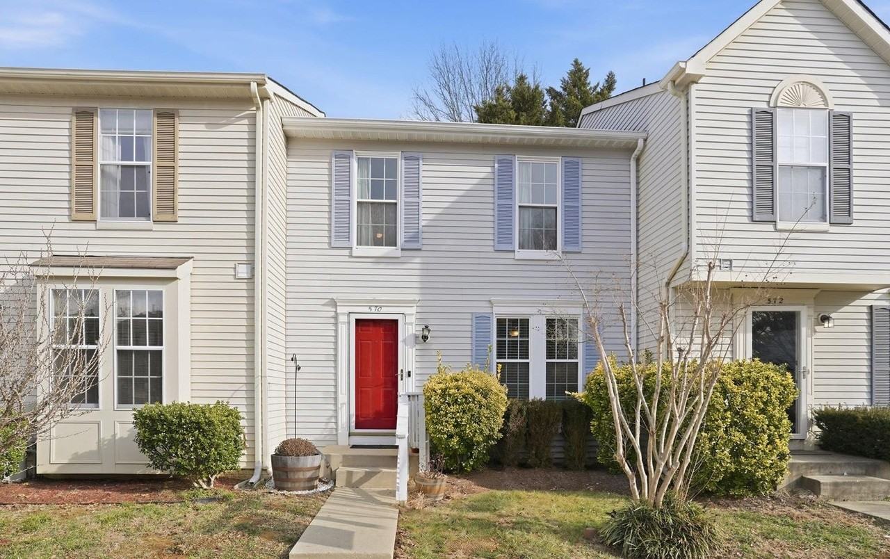 570 Quaker Ridge Ct