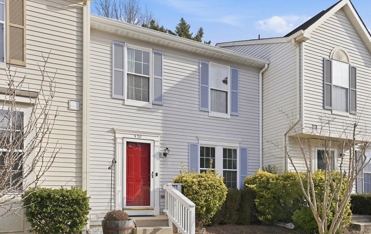 570 Quaker Ridge Ct - Photo 6 of 21