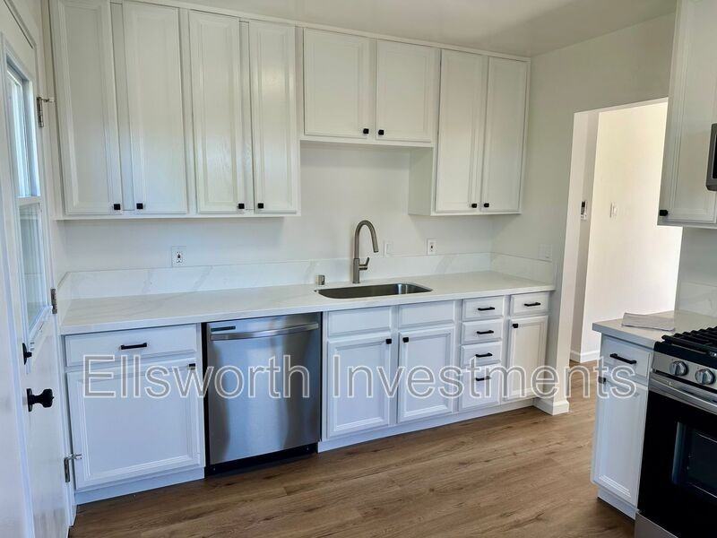 3341 Luna Ave - Photo 2 of 10