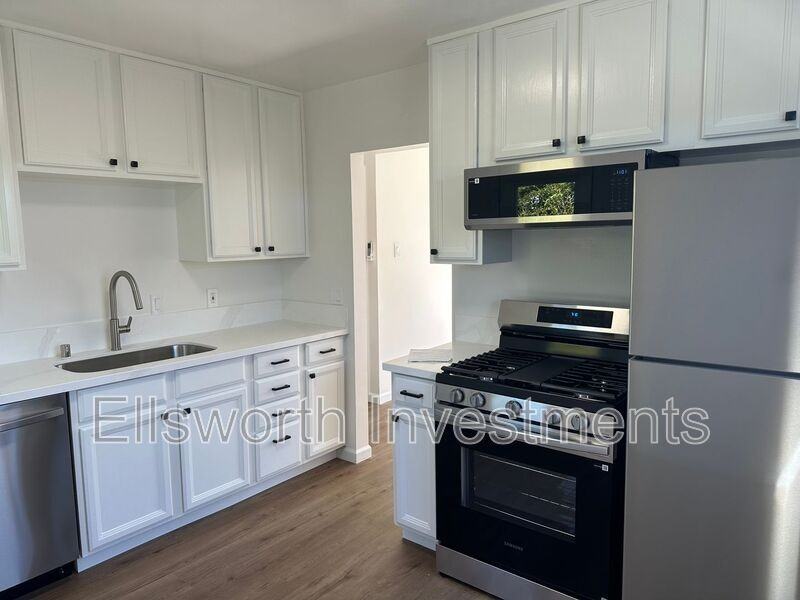 3341 Luna Ave - Photo 4 of 10