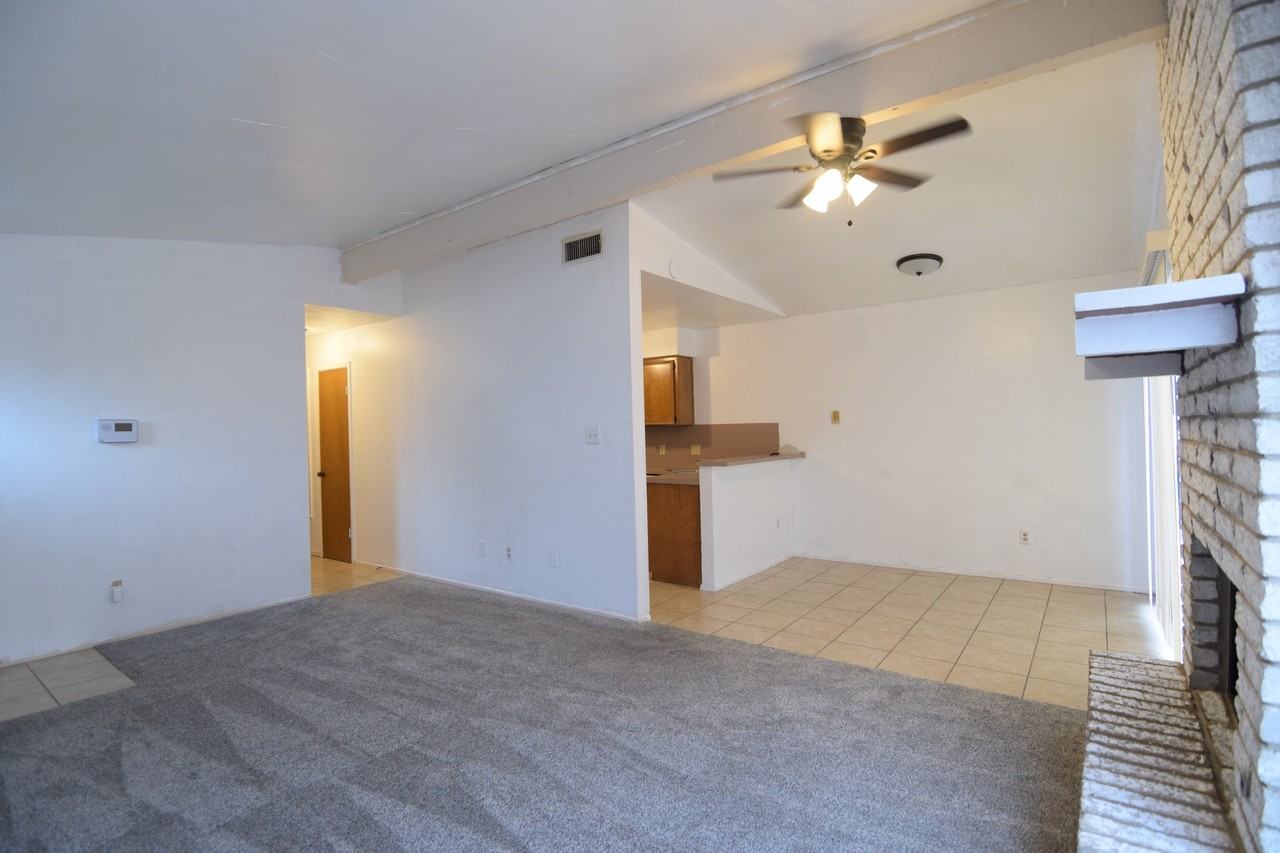 1202 Westway Cir - Photo 7 of 12