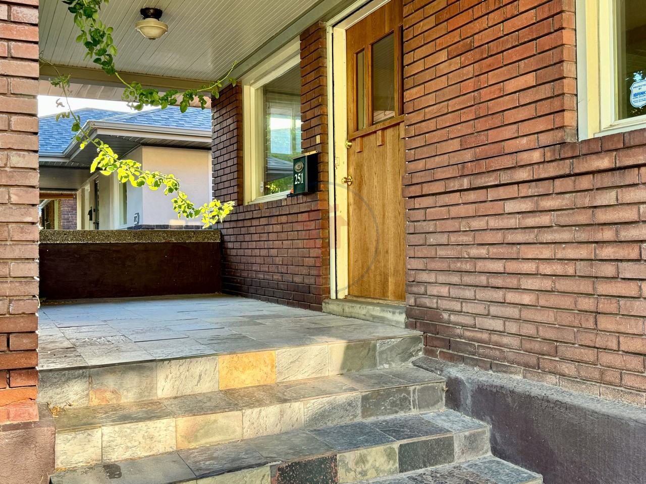251 E Hubbard Ave - Photo 3 of 22