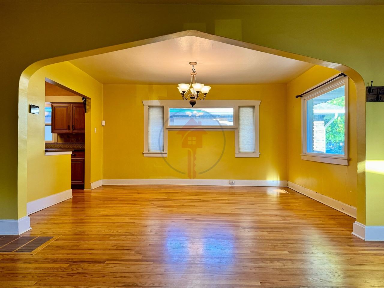 251 E Hubbard Ave - Photo 5 of 22