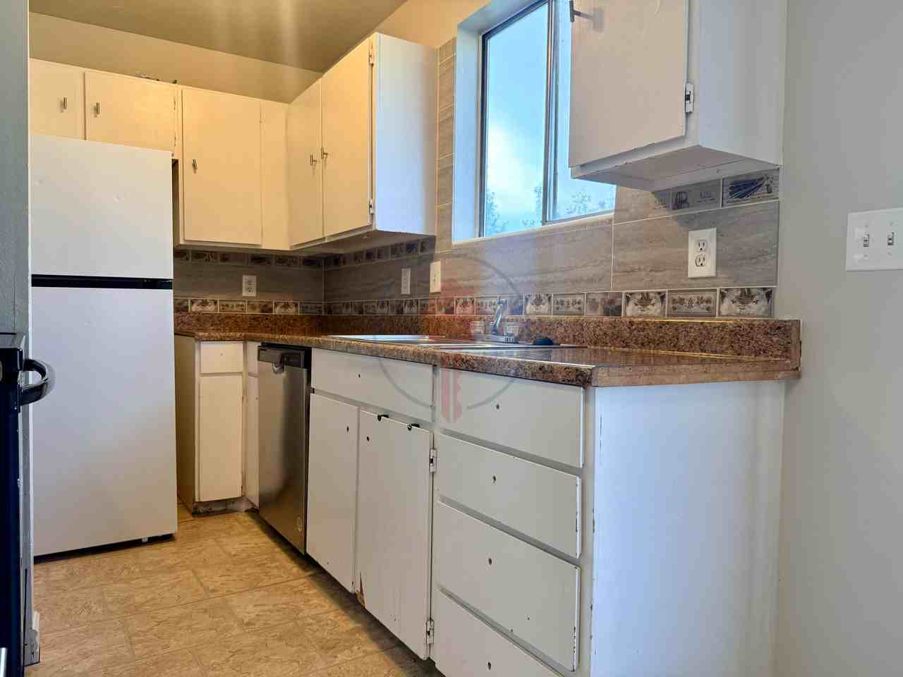 2032 W Hyannis Ave - Photo 6 of 16