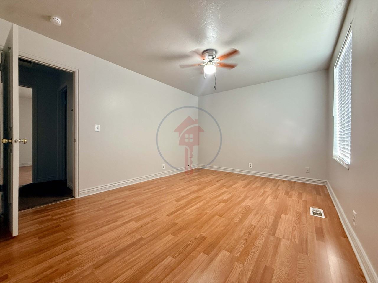 2032 W Hyannis Ave - Photo 7 of 16