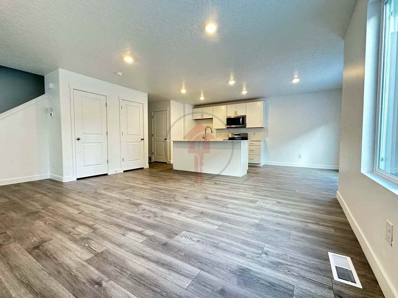 650 W Banner Dr - Photo 3 of 18