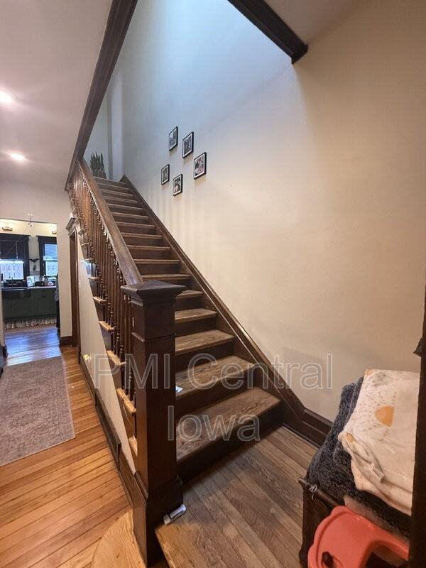 729 19th St - Photo 5 of 13