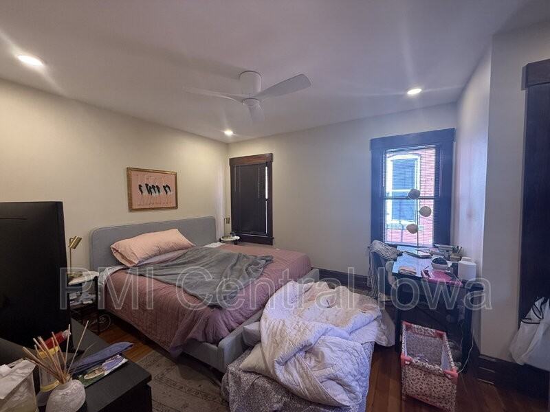 729 19th St - Photo 7 of 13