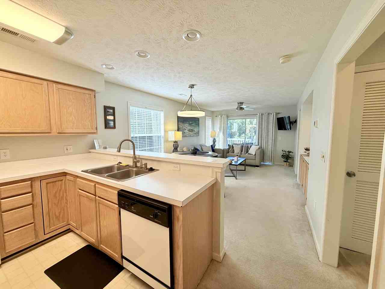 619 Tupelo Ln #D - Photo 2 of 19