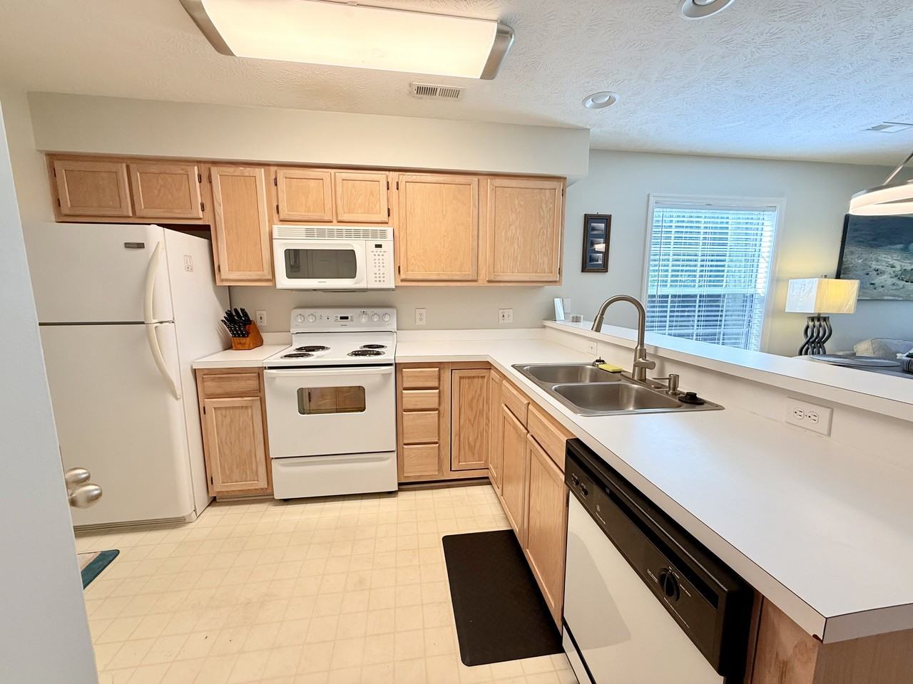 619 Tupelo Ln #D - Photo 3 of 19
