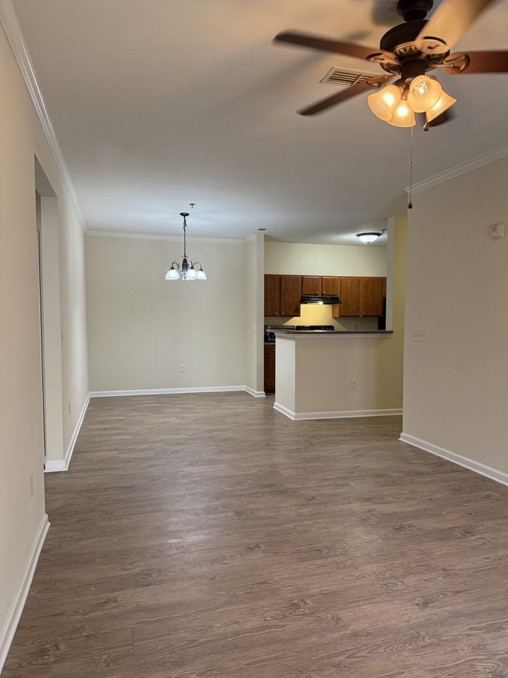 400 Vista Lake Dr #104 - Photo 5 of 21