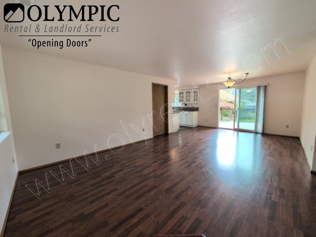3045 Chelsea Ct Nw - Photo 3 of 18