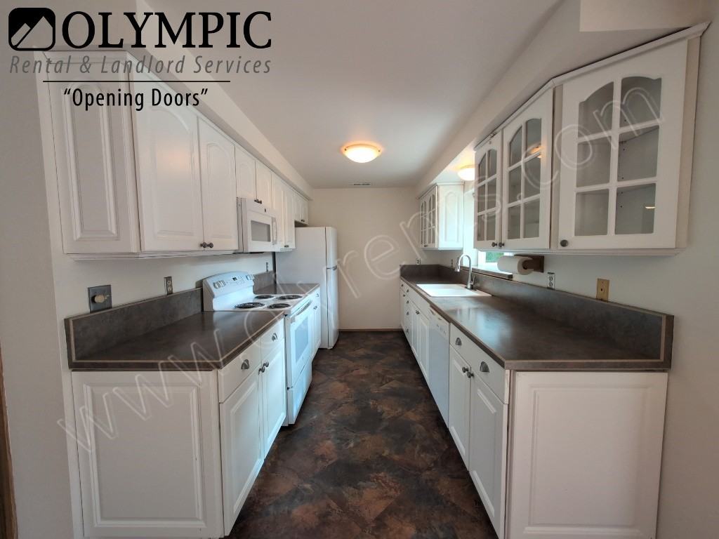 3045 Chelsea Ct Nw - Photo 6 of 18