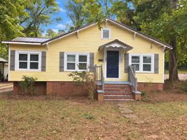 featured image of 215 Brown St