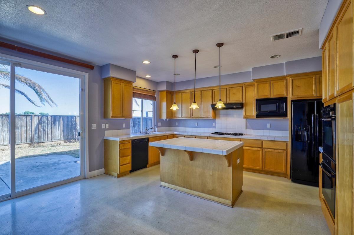 1007 Dry Creek Pl #NA - Photo 3 of 18