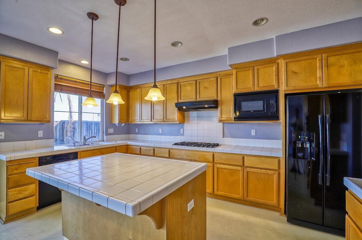 1007 Dry Creek Pl #NA - Photo 5 of 18