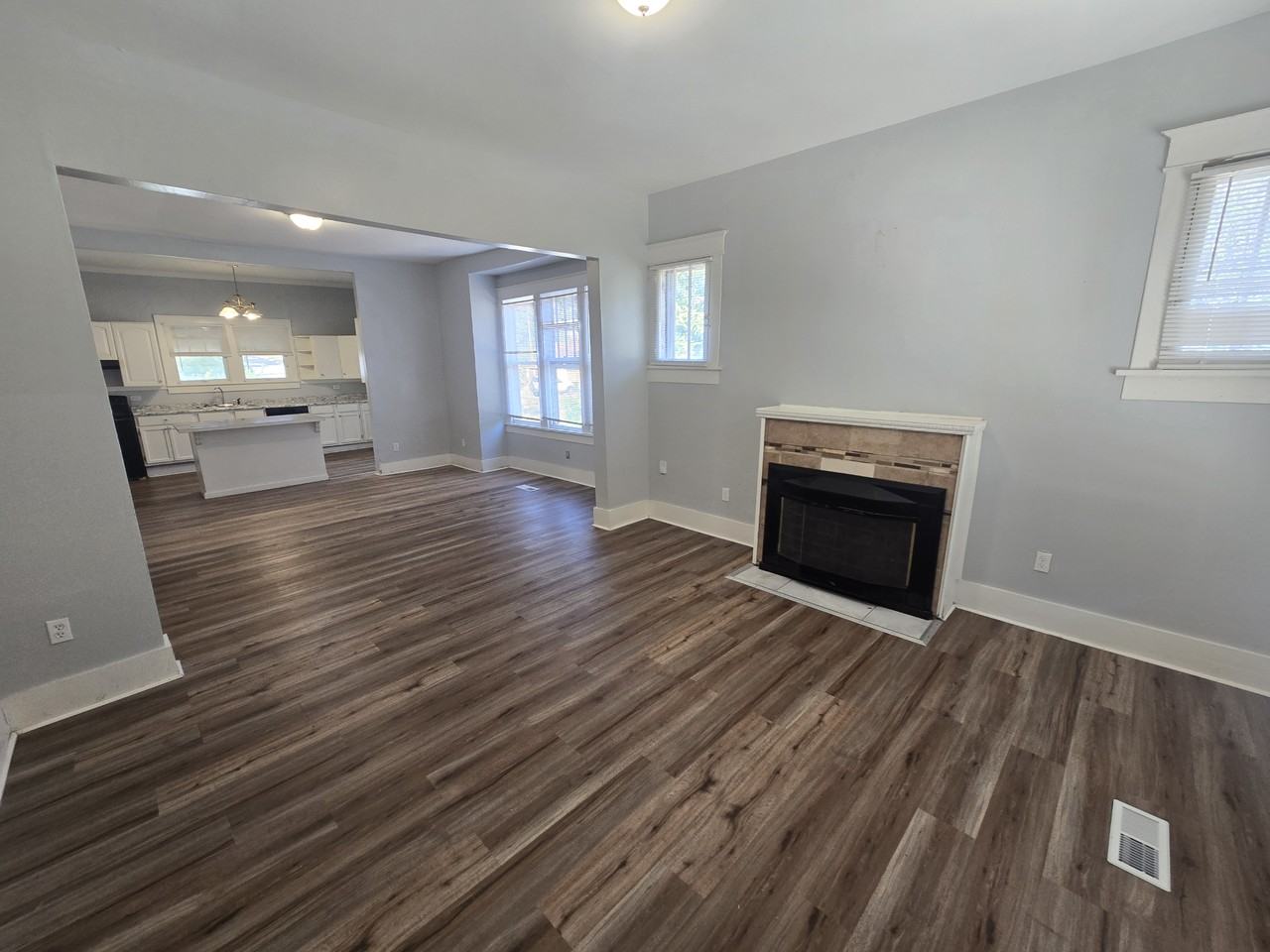 2300 S Pulaski St - Photo 2 of 17