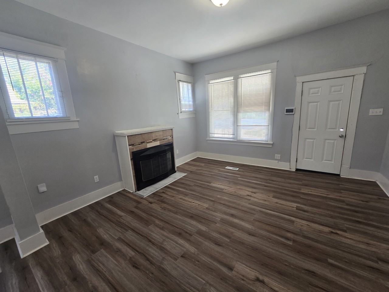 2300 S Pulaski St - Photo 3 of 17