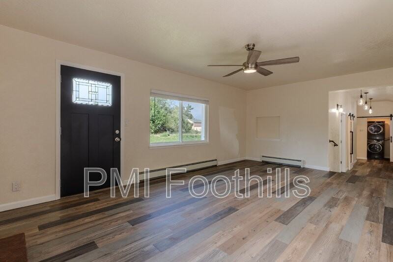 830 S Harlan St - Photo 7 of 13