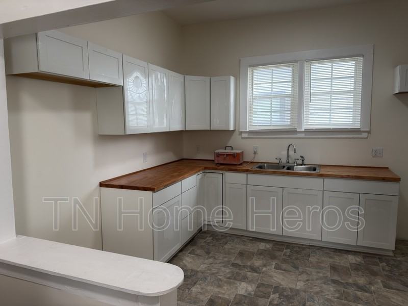 208 E Morelia Ave - Photo 2 of 4