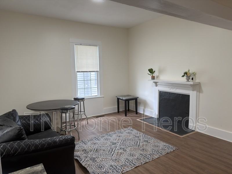 208 E Morelia Ave - Photo 3 of 4