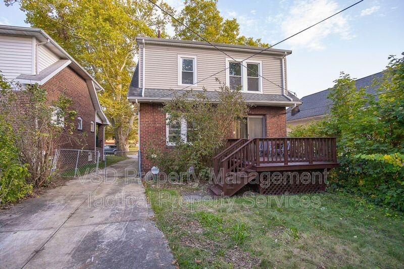 4742 Burleigh Rd - Photo 6 of 27
