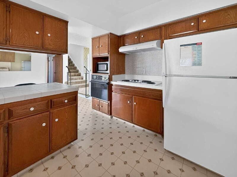 10469 Gregory Cir - Photo 4 of 13