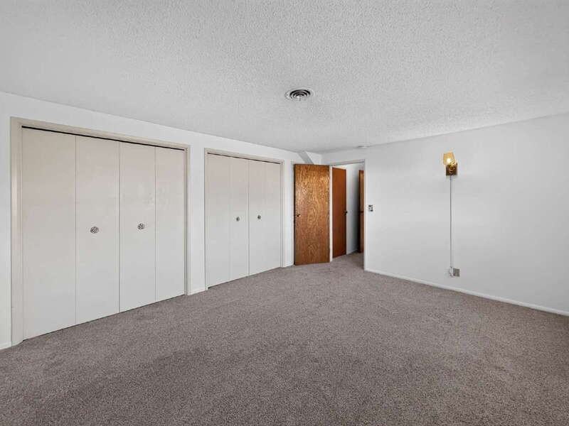 10469 Gregory Cir - Photo 7 of 13