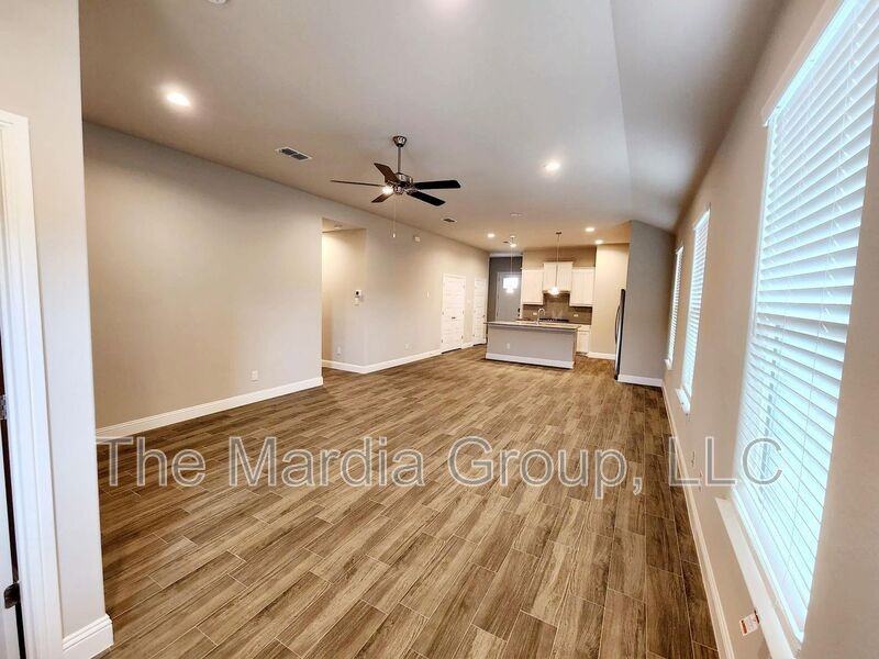 2320 Ruff Rd - Photo 2 of 17