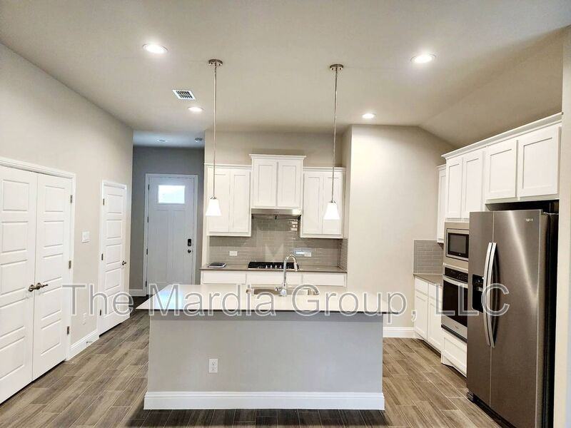 2320 Ruff Rd - Photo 4 of 17