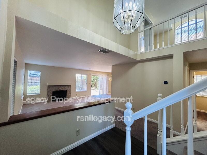 1505 Ballad Ct - Photo 3 of 24