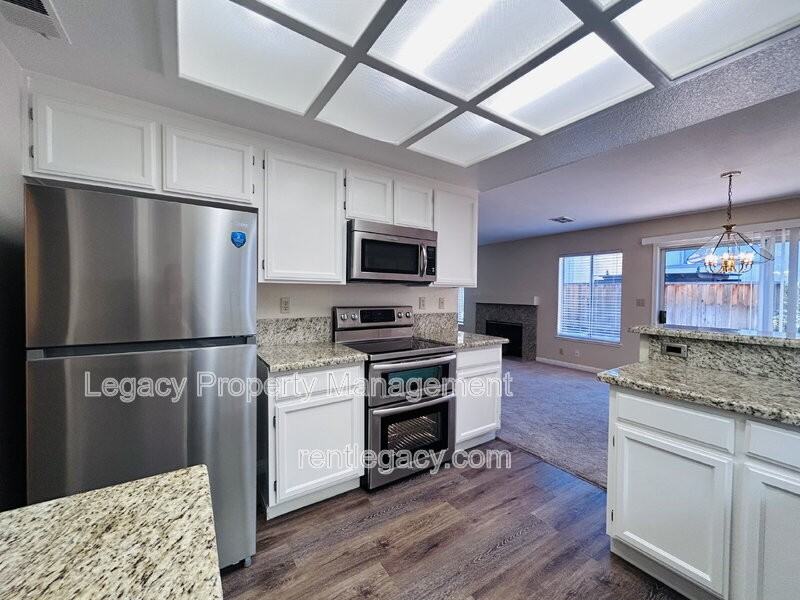 1505 Ballad Ct - Photo 6 of 24