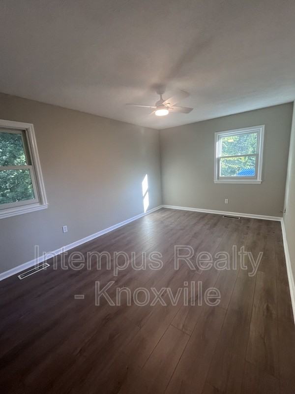 10917 Sonja Dr - Photo 5 of 8