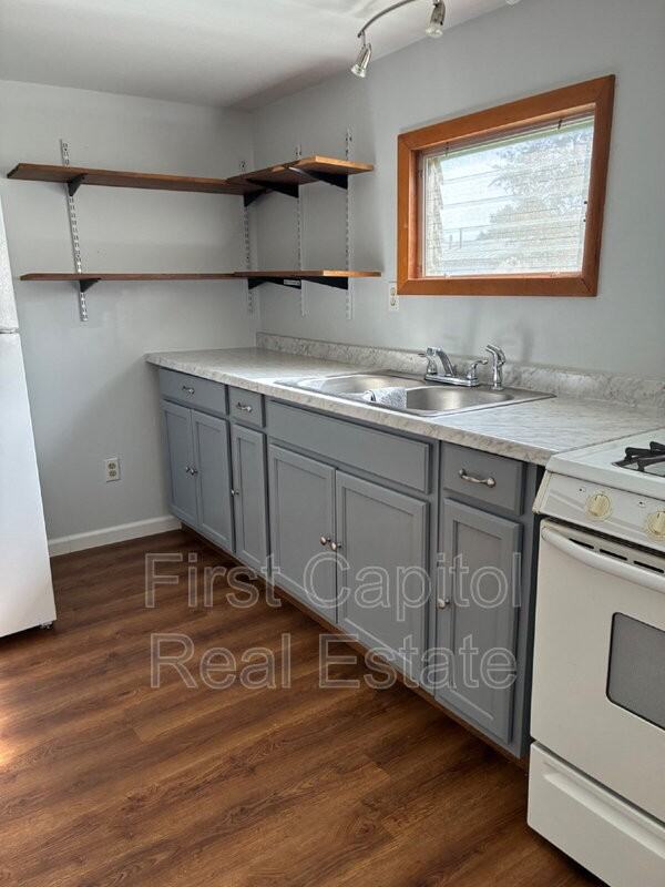 11 Pennsylvania Ave - Photo 6 of 14