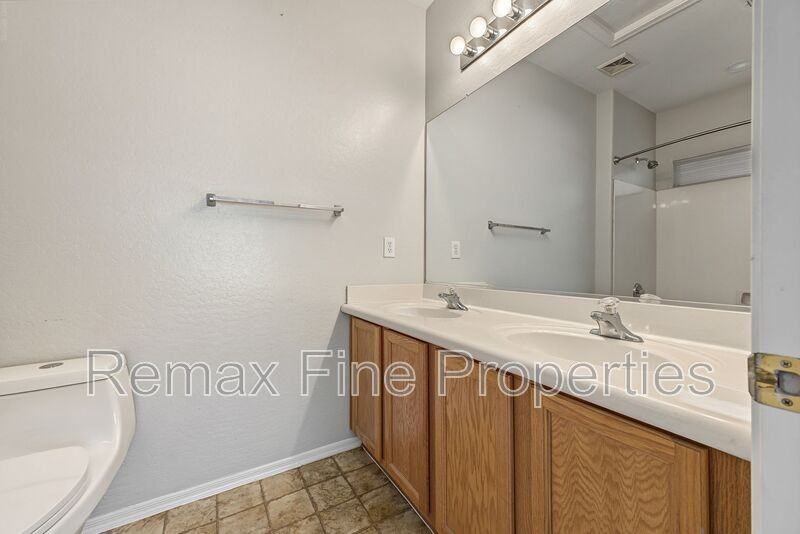 39516 N Hillerman Way - Photo 3 of 31