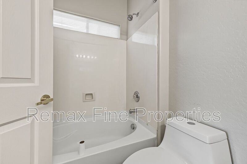 39516 N Hillerman Way - Photo 4 of 31