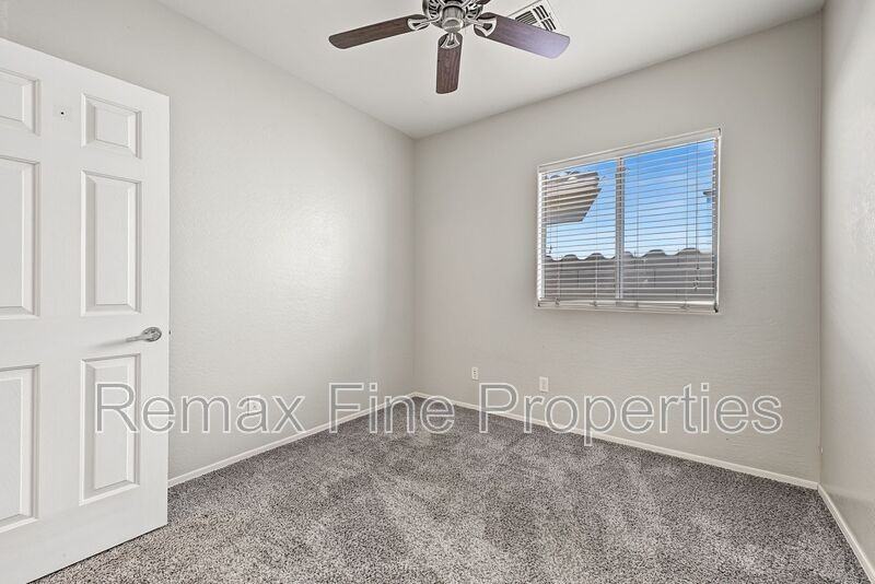 39516 N Hillerman Way - Photo 5 of 31
