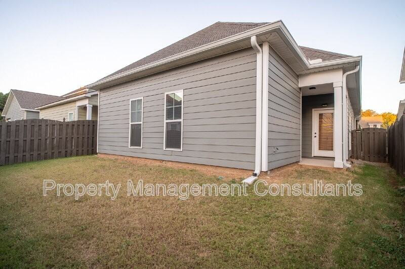 1033 Highgrove Hts Nw - Photo 5 of 26